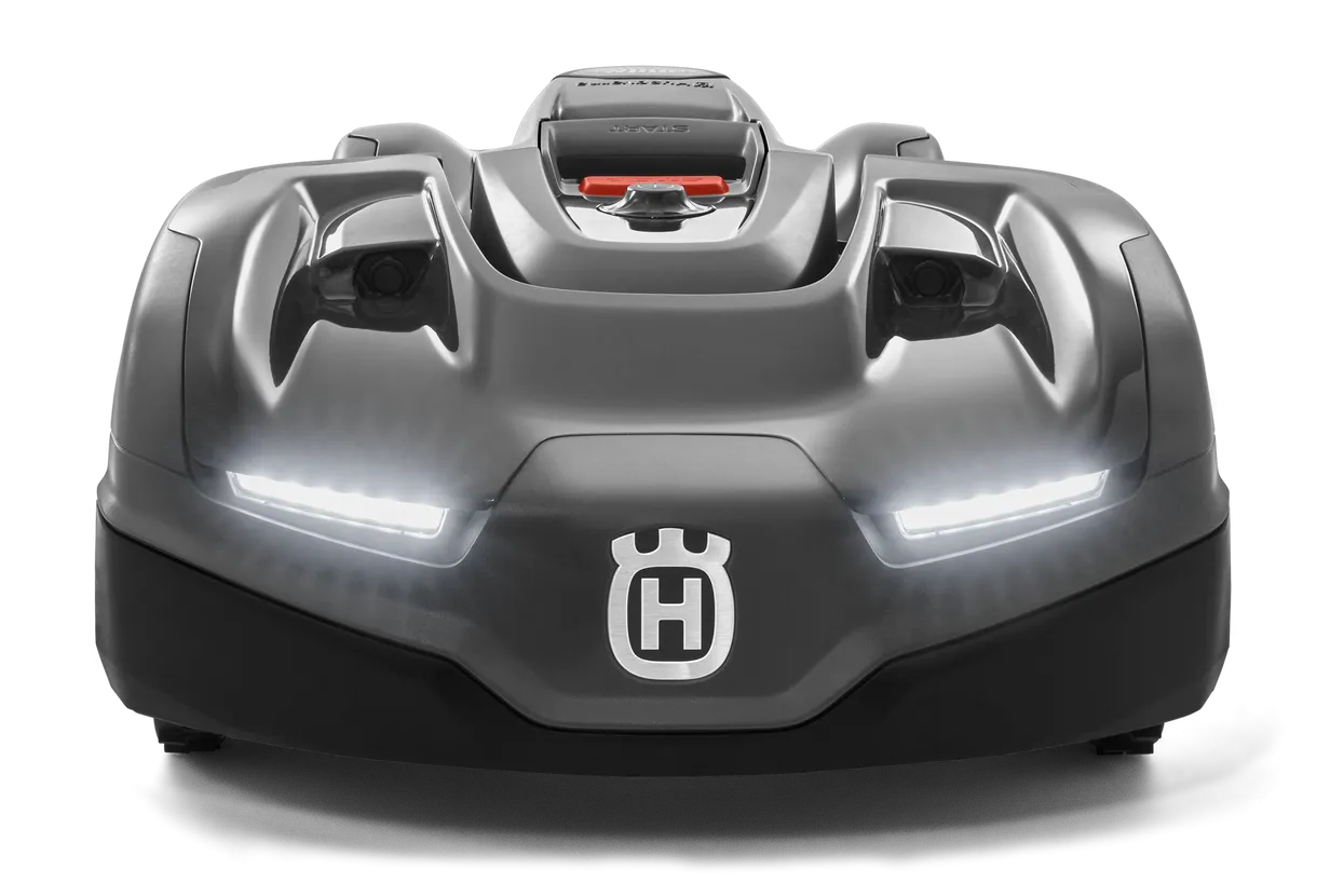 PACHET: Husqvarna Automower® 435X AWD NERA (include stație de referință și modul EPOS)