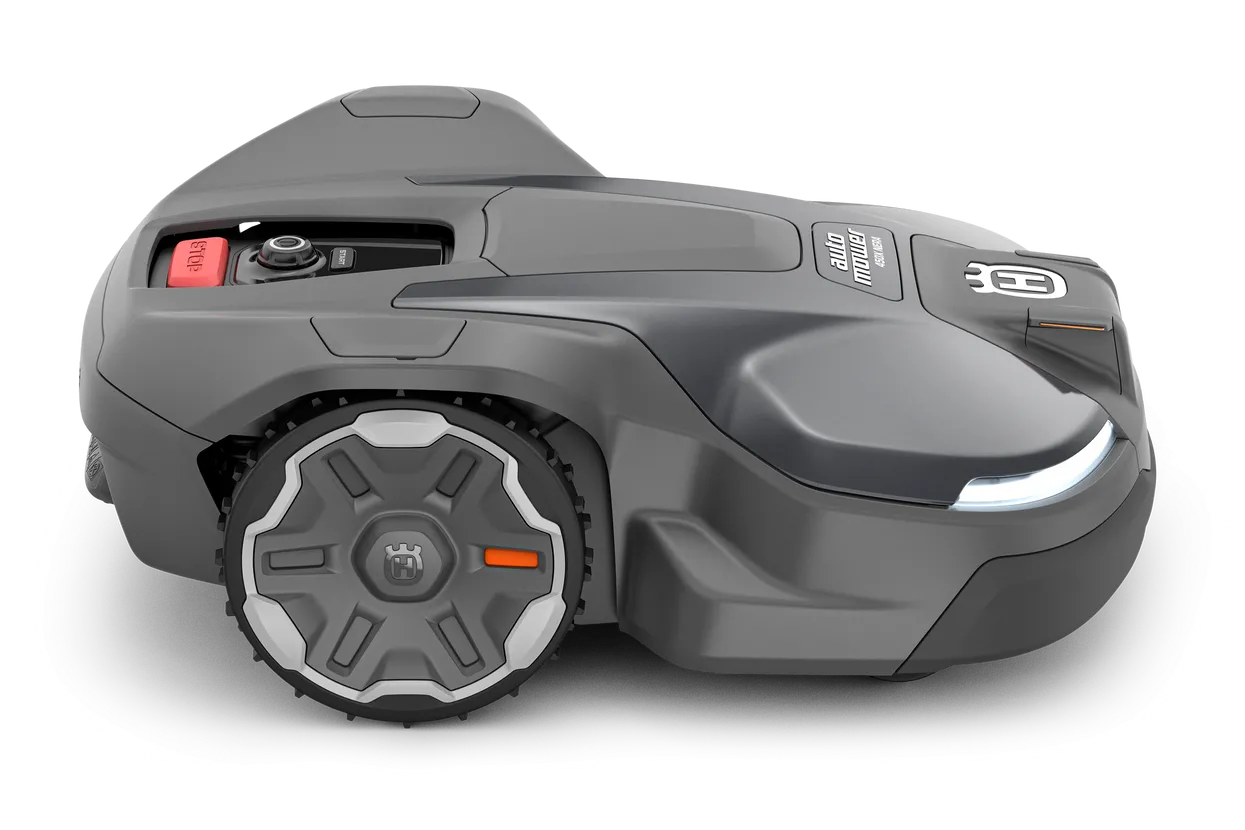 PACHET: Husqvarna Automower® 450X NERA (include stație de referință și modul EPOS)