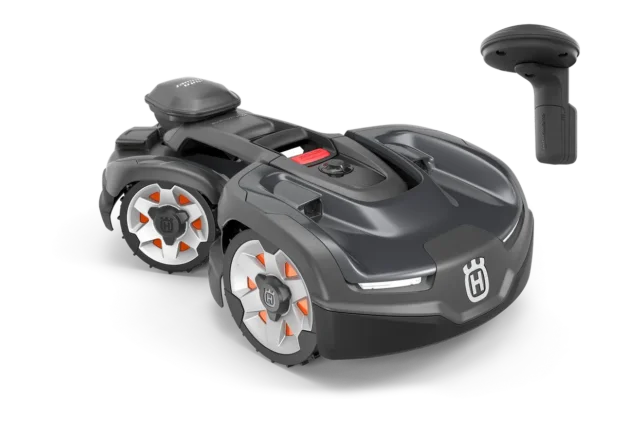 PACHET: Husqvarna Automower® 435X AWD NERA cu tehnologie fără cablu de perimetru + stație de referință