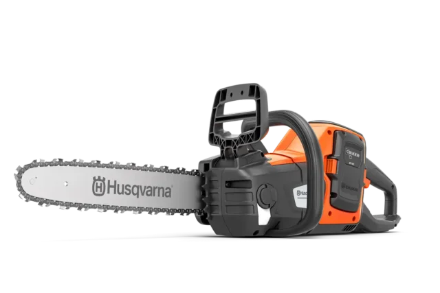 Husqvarna 230i cu acumulator și încărcător